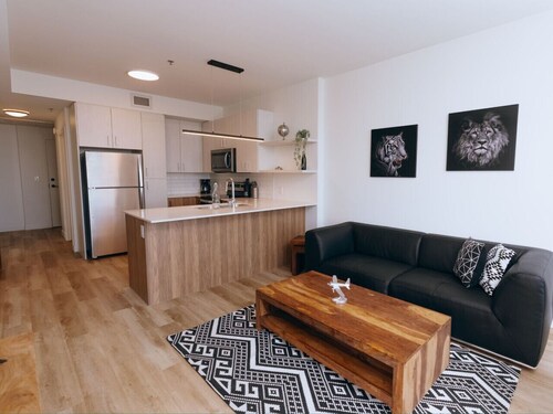 Modern 2BR Apt Steps from Osborne Village