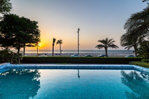 Pool - Startling 4BR Villa With Sea View (Dubai)