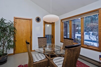 Luxury Retreat inAmherst