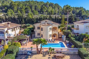 Villa (6 Bedrooms) | Exterior