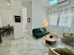 Apartment | Living area | Fireplace