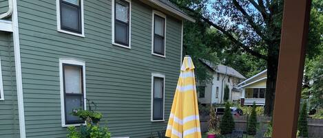 تناول الطعام بالخارج