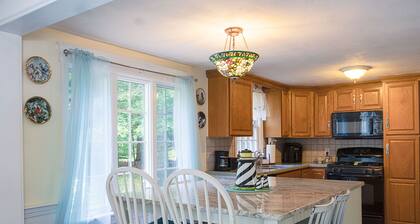 28 Race Lane - Cape Cod home with private lake & tennis access