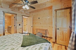 3 bedrooms, free WiFi, bed sheets