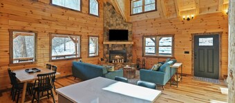 Shagbark Hill | Hocking Hills, Hot Tub, Theater