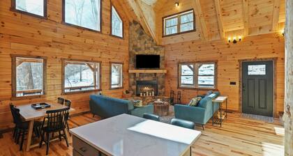 Shagbark Hill | Hocking Hills, Hot Tub, Theater