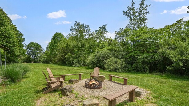 Property grounds - Deer Ridge Lodge | Hocking Hills, Sleeps 26, Pool (Laurelville)