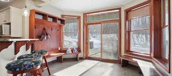 All Seasons Lodge | Hocking Hills, Hot Tub, Pond