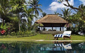 Pool - Elegant Villa in Bali (Bali)