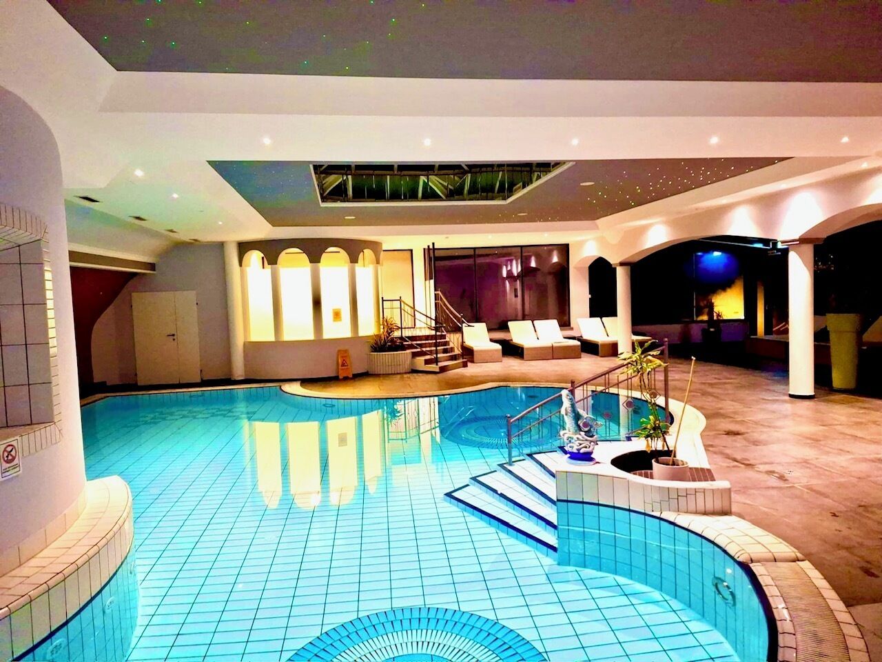 Innenpool, Außenpool