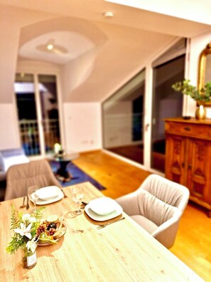 Dining - Apartments C'EST LA SEA - Apartment with rooftop terrace (Neusiedl am See)