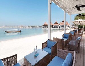 Beach nearby - Luxury 2BR at Anantara Burj View (Dubai)