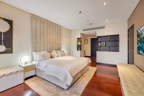 2 bedrooms, desk, iron/ironing board, WiFi - Luxury 2BR at Anantara Burj View (Dubai)