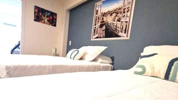 3 bedrooms, iron/ironing board, free WiFi