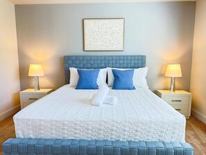 3 bedrooms, iron/ironing board, WiFi, bed sheets - Modern with Pool Home close to Disney - 7 guests (Clermont)