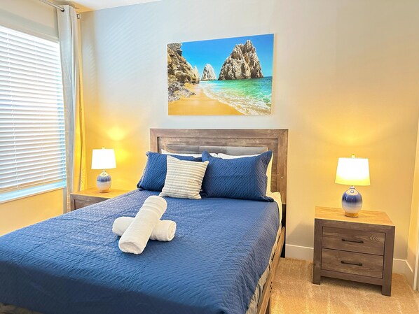 3 bedrooms, iron/ironing board, WiFi, bed sheets - Modern with Pool Home close to Disney - 7 guests (Clermont)