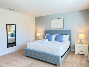 3 bedrooms, iron/ironing board, WiFi, bed sheets - Modern with Pool Home close to Disney - 7 guests (Clermont)
