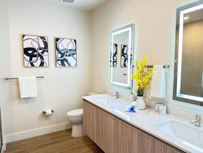 Hair dryer, towels - Modern with Pool Home close to Disney - 7 guests (Clermont)