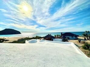 Am Strand, Liegestühle, Strandtücher