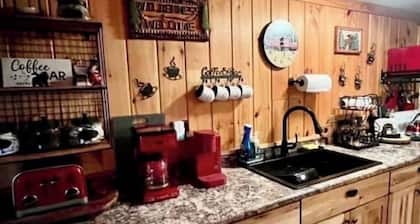 Dog Friendly đŸ Sleeps 8 âą Near North Conway & Kancamangus Hwy.