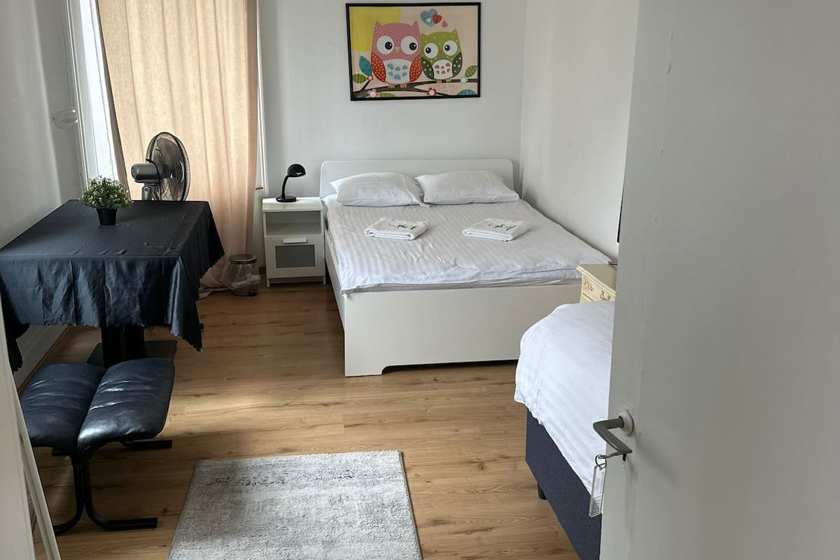 1 bedroom, soundproofing, iron/ironing board