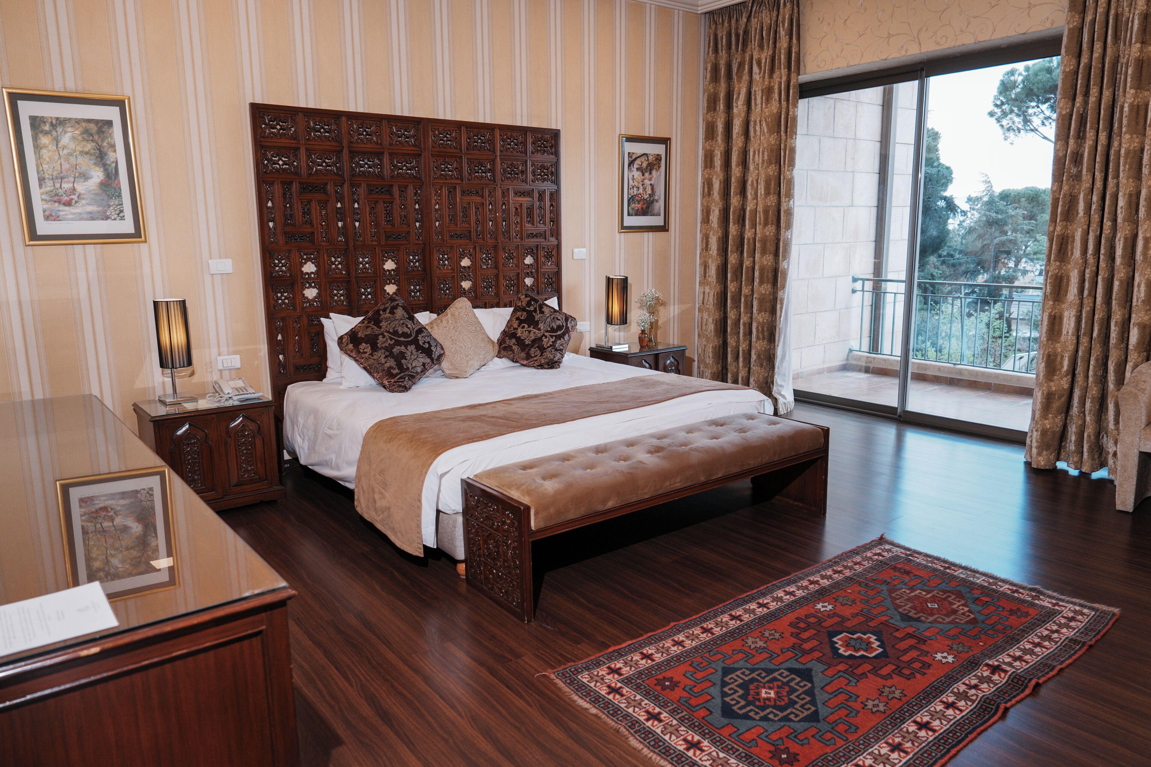 Phòng Suite Royal | Két bảo mật tại phòng, màn/rèm cản sáng, bàn ủi/dụng cụ ủi quần áo 