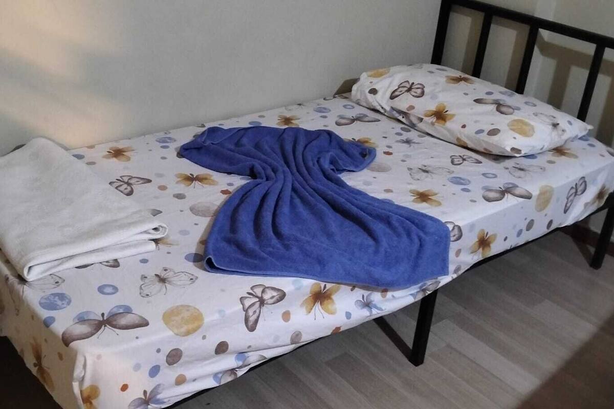 Dormitorio compartido clásico, dormitorio mixto | Insonorización, wifi gratis y ropa de cama 
