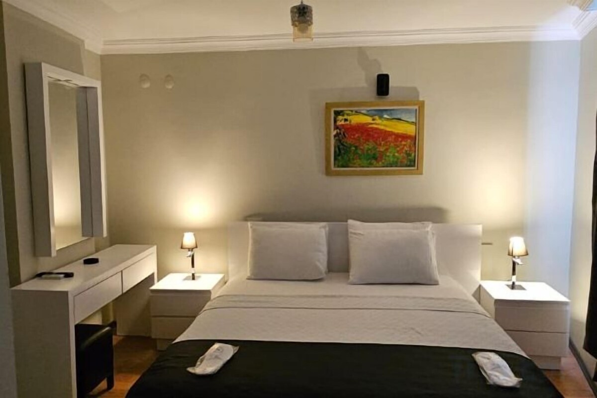 Soundproofing, WiFi (free), bed sheets
