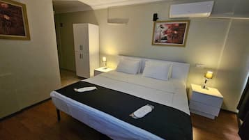 Familien-Dreibettzimmer | Hochwertige Bettwaren, schallisolierte Zimmer, kostenloses WLAN