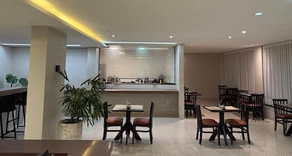 Izzy Hotel