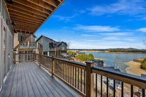 House | 5 bedrooms - NEW Lake Cabin Sleeps 14 Indoor Pool Hot Tub (Sevierville)
