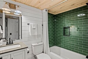 House | 3 bedrooms - Loft Sleeps 8 Views Indoor Pool Access (Gatlinburg)