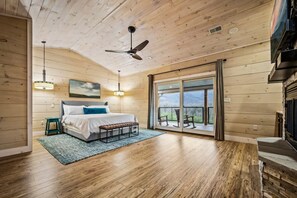 Suite | 5 bedrooms