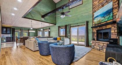 Sleeps18 Views 2 Hottubs Family Reunion Retreat