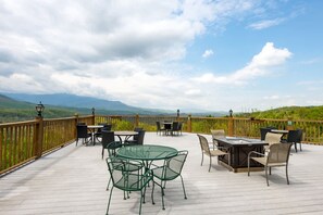 Apartment | 1 bedroom - Mountain Views Indoor Pool Access Sauna Access (Gatlinburg)
