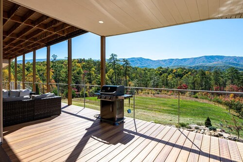 Sleeps12 Pet Friendly 2 Hottubs Views Full Kitchen