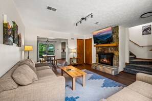 Apartment - Sleeps 6 Indoor Pool 10 Mins to Dollywood (Pigeon Forge)