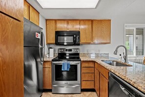 Apartment | 2 bedrooms - Sleeps 6 Mountain Views Heated Pool Playground (Gatlinburg)