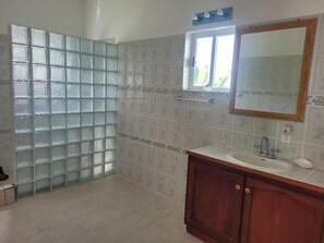 Hårtørrer, håndklæder, Sæbe, Shampoo