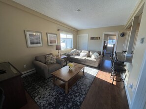 Smart TV, DVD player - Village at Winnipesaukee Unit 536 (Laconia)