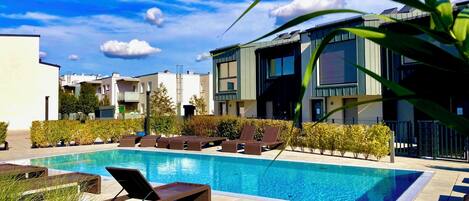 Indoor pool, outdoor pool