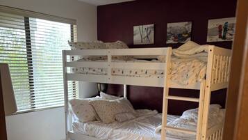 2 bedrooms, iron/ironing board, WiFi, bed sheets