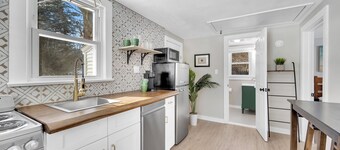 Charming bungalow - All new, 5 minutes from Mohegan