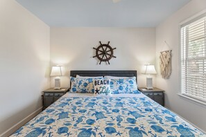 3 عدّة غرف نوم ومكتب ومكواة/لوح كي وسرير سفر