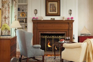 Caja de seguridad en la habitación y decoración personalizada 