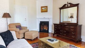 Meriwether Lewis | In-room safe, individually decorated, individually furnished, free WiFi