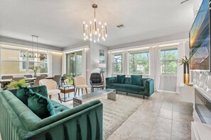 TV - 6 BD/ 5.5 BA/ Solara Resort (9055 SR) (Kissimmee)