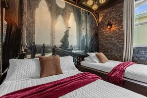 7 bedrooms, iron/ironing board, WiFi, bed sheets - 7 Bedrooms / 5 Bathrooms / Champions Gate (8908TW) (Davenport)