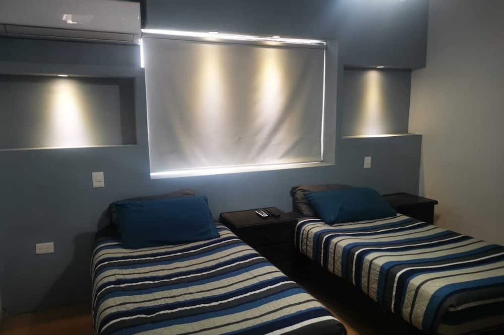 ROOMS & SUITES