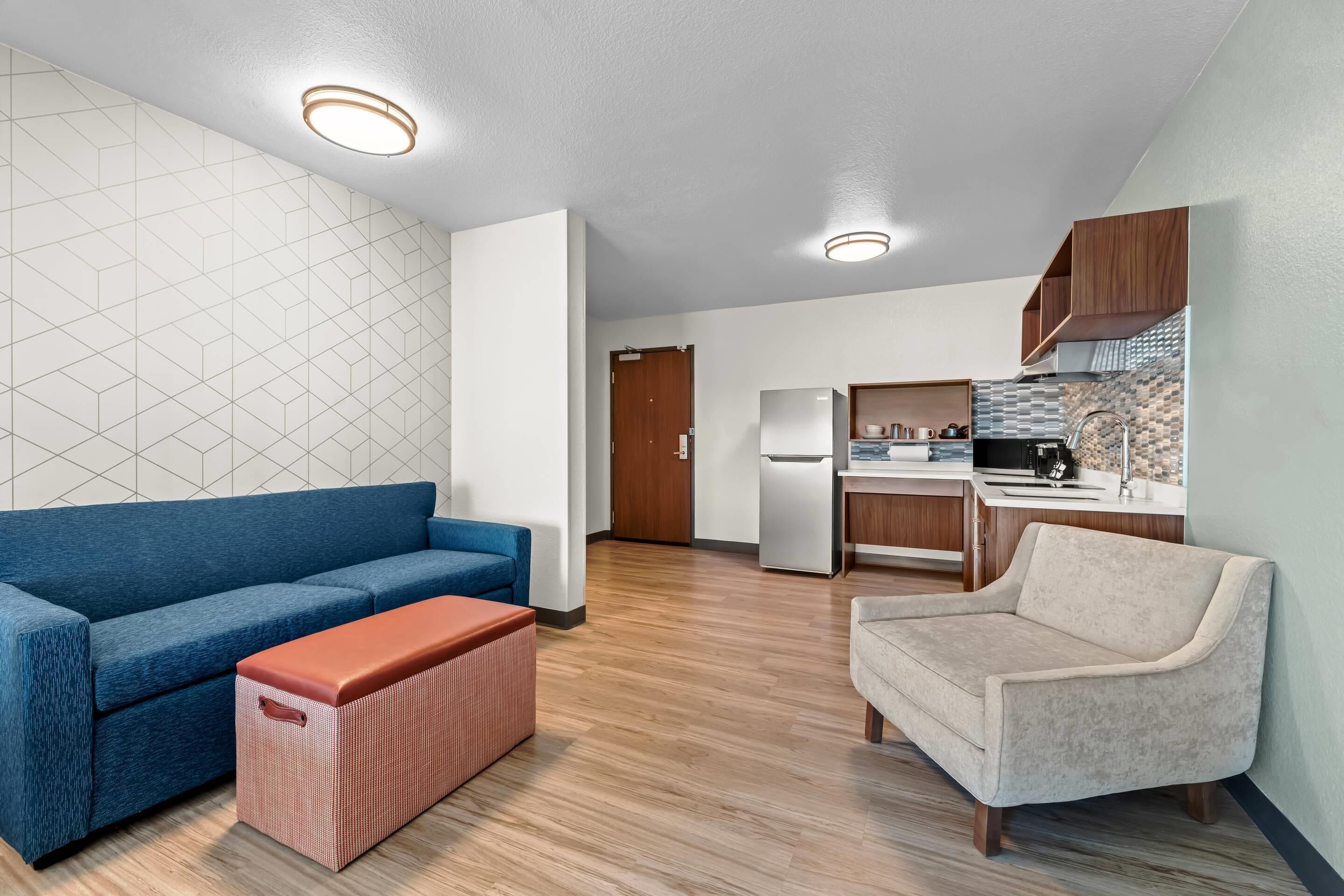 Kamar, 1 Tempat Tidur King, akses difabel, Bebas Asap Rokok | Meja kerja, ruang kerja ramah laptop, dan tirai kedap cahaya